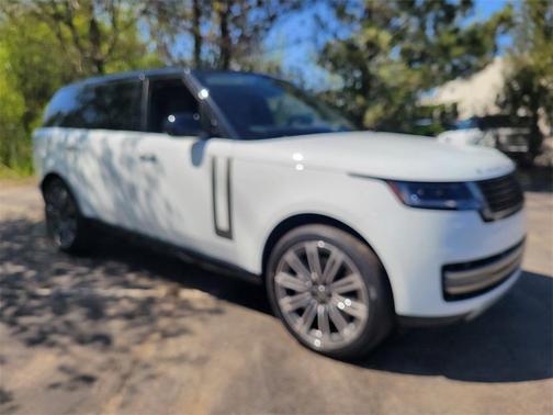 2025 Land Rover Range Rover P530 SE 7 Seat