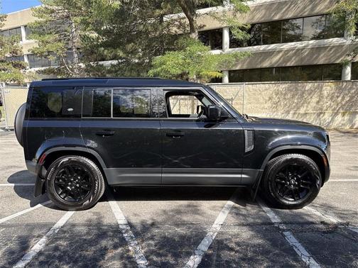 2024 Land Rover Defender P300