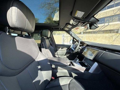 2026 Land Rover Range Rover P400 SE