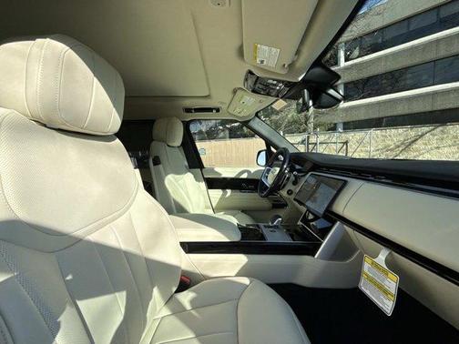 2026 Land Rover Range Rover SE