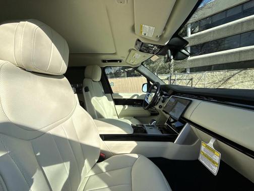 2026 Land Rover Range Rover SE