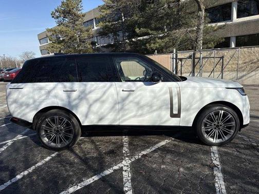 2026 Land Rover Range Rover SE