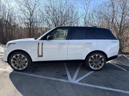 2026 Land Rover Range Rover SE