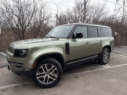 2023 Land Rover Defender X-Dynamic SE