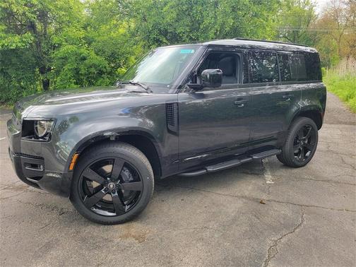 2025 Land Rover Defender P400 X-Dynamic SE