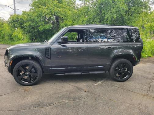 2025 Land Rover Defender P400 X-Dynamic SE