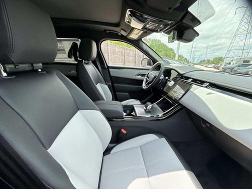Fuji White 2026 Land Rover Range Rover Velar P250 Dynamic SE