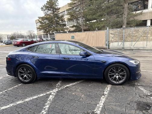 2022 Tesla Model S Base