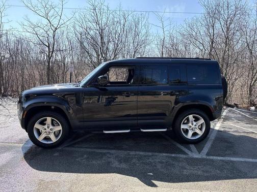 2020 Land Rover Defender 110 SE