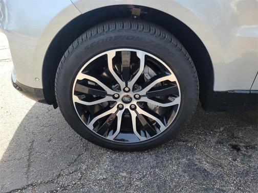 2022 Land Rover Range Rover Sport HSE Silver Edition