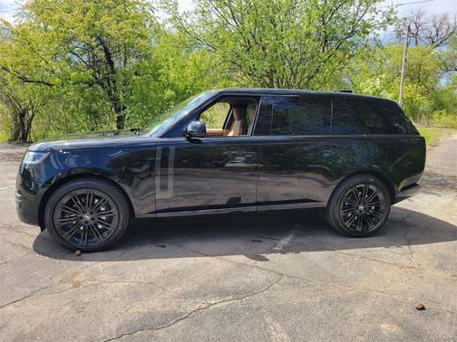 2025 Land Rover Range Rover P400 SE 7 Seat
