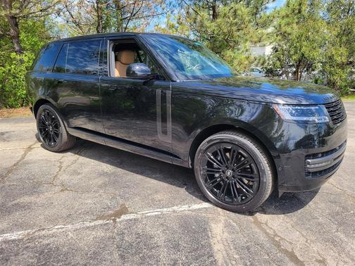 2025 Land Rover Range Rover P400 SE 7 Seat