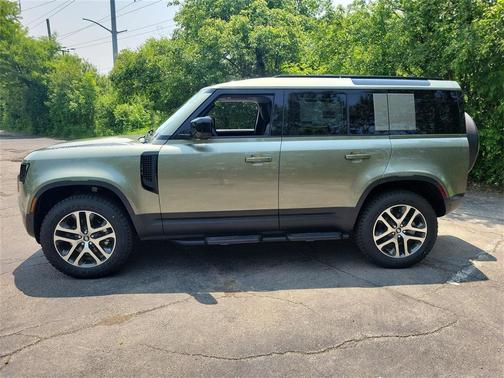 2025 Land Rover Defender P300