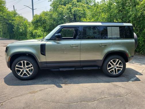 2025 Land Rover Defender P300