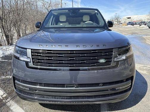 2025 Land Rover Range Rover P530 SE