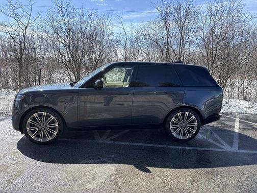 2025 Land Rover Range Rover P530 SE