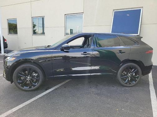 2024 Jaguar F-PACE P250 R-Dynamic S