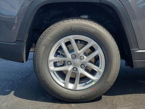 Gray 2026 Jeep Grand Cherokee Laredo X