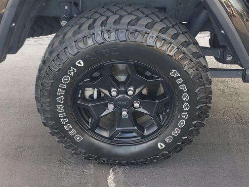 Black Clearcoat 2022 Jeep Gladiator Sport