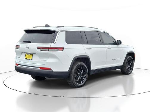 Bright White Clearcoat 2023 Jeep Grand Cherokee L Laredo