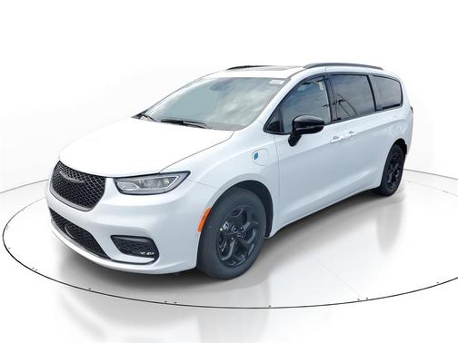 2025 Chrysler Pacifica Hybrid Select