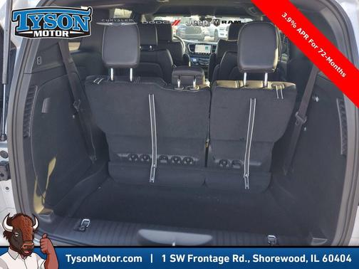 2026 Chrysler Voyager LX