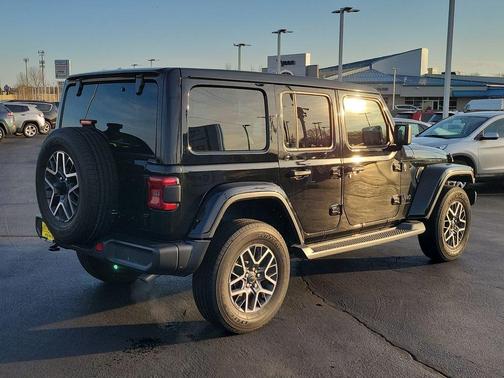 2025 Jeep Wrangler Sahara