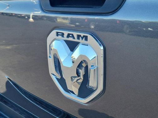 Crystal Metallic 2024 RAM 1500 Big Horn/Lone Star