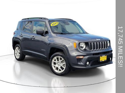 Graphite Gray 2023 Jeep Renegade Latitude