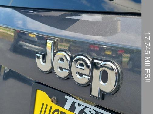 Graphite Gray 2023 Jeep Renegade Latitude