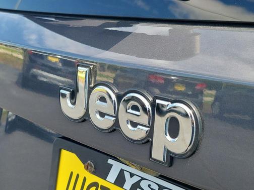 Graphite Gray 2023 Jeep Renegade Latitude