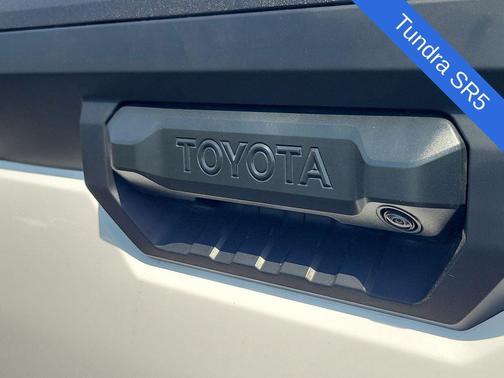 Ice 2025 Toyota Tundra SR5