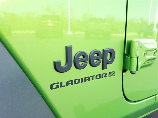 2025 Jeep Gladiator Sport