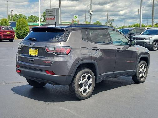 Crystal Metallic 2022 Jeep Compass Trailhawk