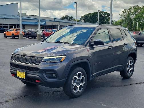 Crystal Metallic 2022 Jeep Compass Trailhawk