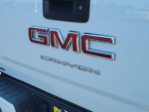 Summit White 2022 GMC Canyon Elevation Standard