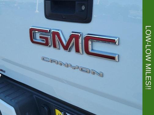 Summit White 2022 GMC Canyon Elevation Standard