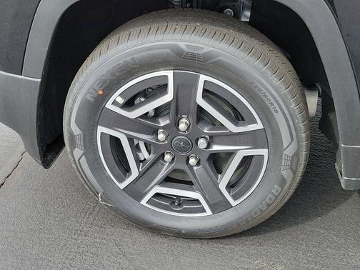 Black 2026 Jeep Cherokee Laredo