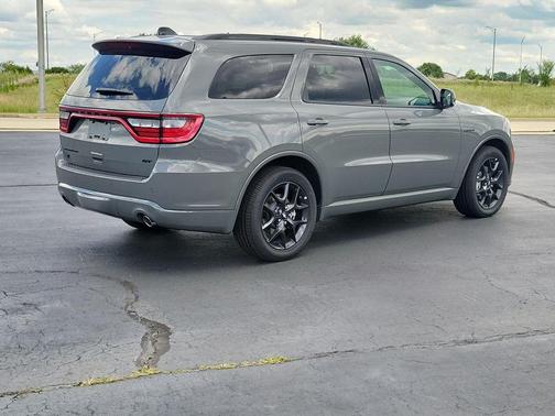 Gray 2026 Dodge Durango GT Plus HEMI V8