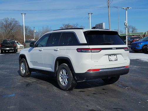 2024 Jeep Grand Cherokee Laredo