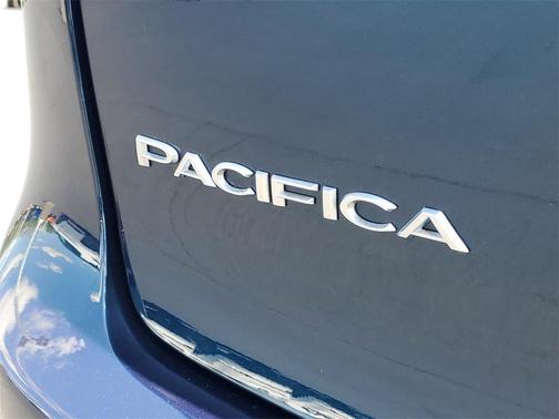 2022 Chrysler Pacifica Hybrid Pinnacle