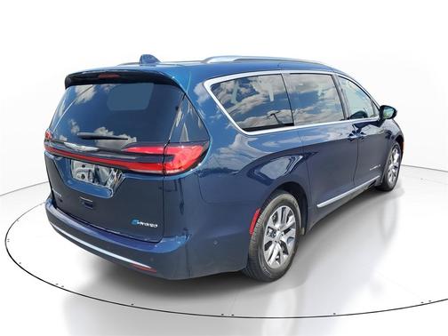 2022 Chrysler Pacifica Hybrid Pinnacle