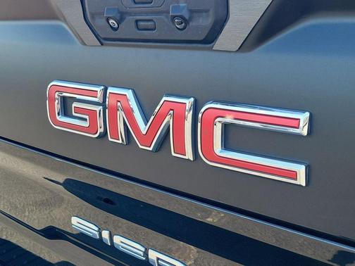 Onyx Black 2023 GMC Sierra 1500 AT4X