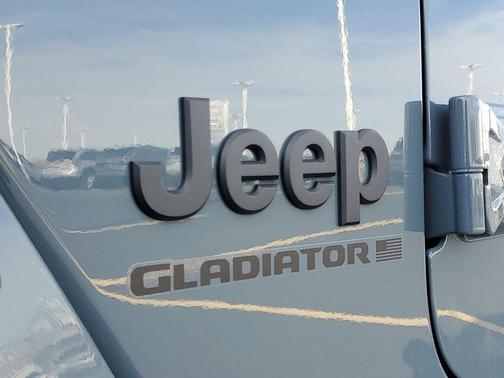 2026 Jeep Gladiator Sport