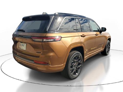 Brown 2027 Jeep Grand Cherokee Summit