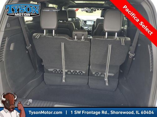 2026 Chrysler Pacifica Select