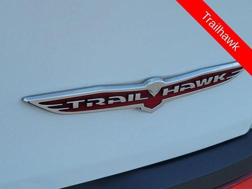 Bright White Clearcoat 2017 Jeep Cherokee Trailhawk