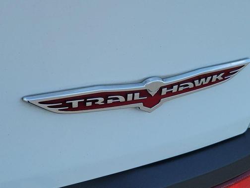 Bright White Clearcoat 2017 Jeep Cherokee Trailhawk