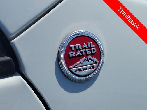 Bright White Clearcoat 2017 Jeep Cherokee Trailhawk