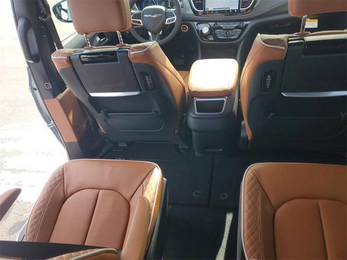 2026 Chrysler Pacifica Pinnacle